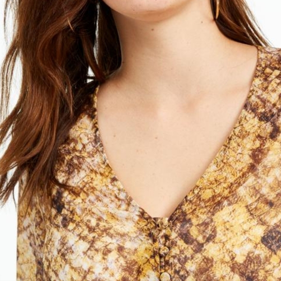 NWT Guess Octane Snake Print Top, Size S - Picture 3 of 15